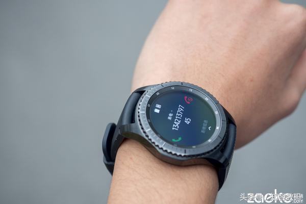 三星手表gears3现在还值得买不,三星手表gears3经典版开箱
