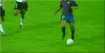 足球假摔演技爆表,足球场上演技派假摔高手