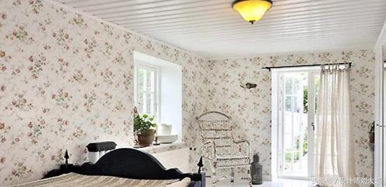 老房改造墙面刷漆好还是贴壁纸,墙面贴壁纸好还是刷乳胶漆好呢