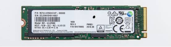 雷蛇灵刃razerbladepro,雷蛇买灵刃14还是灵刃15