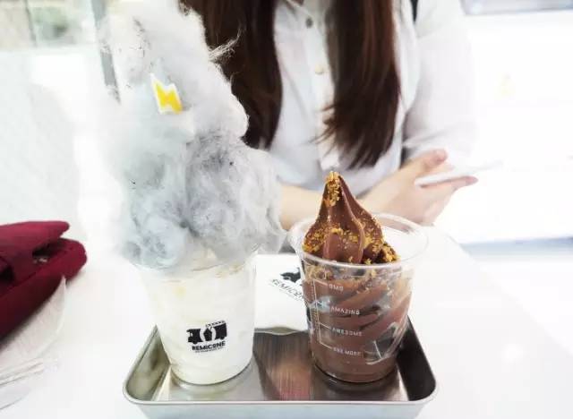 首尔、东京的街头美食每天都在拿钩子勾我，尤其这几家！