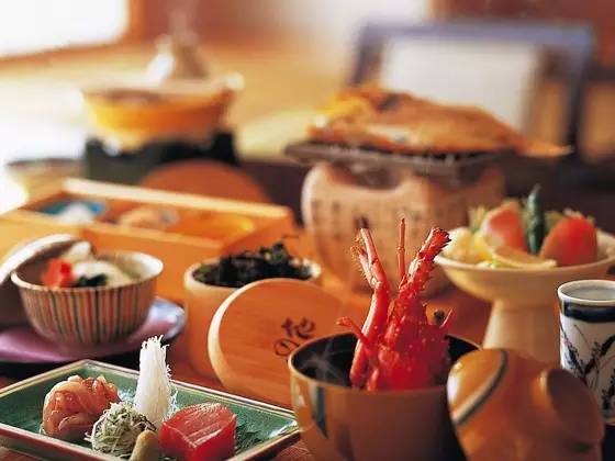 首尔、东京的街头美食每天都在拿钩子勾我，尤其这几家！