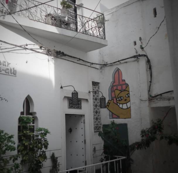 有一个街头艺术家把一只猫涂遍了巴黎,后来它遍布了全世界