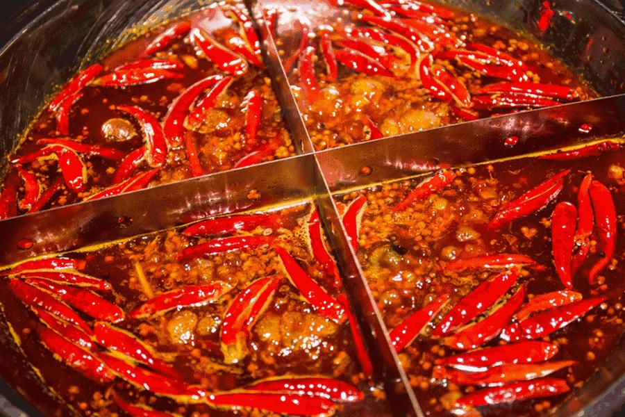 一家长过年前带着孩子出了趟门，结果熊孩子说什么也不肯回家了！