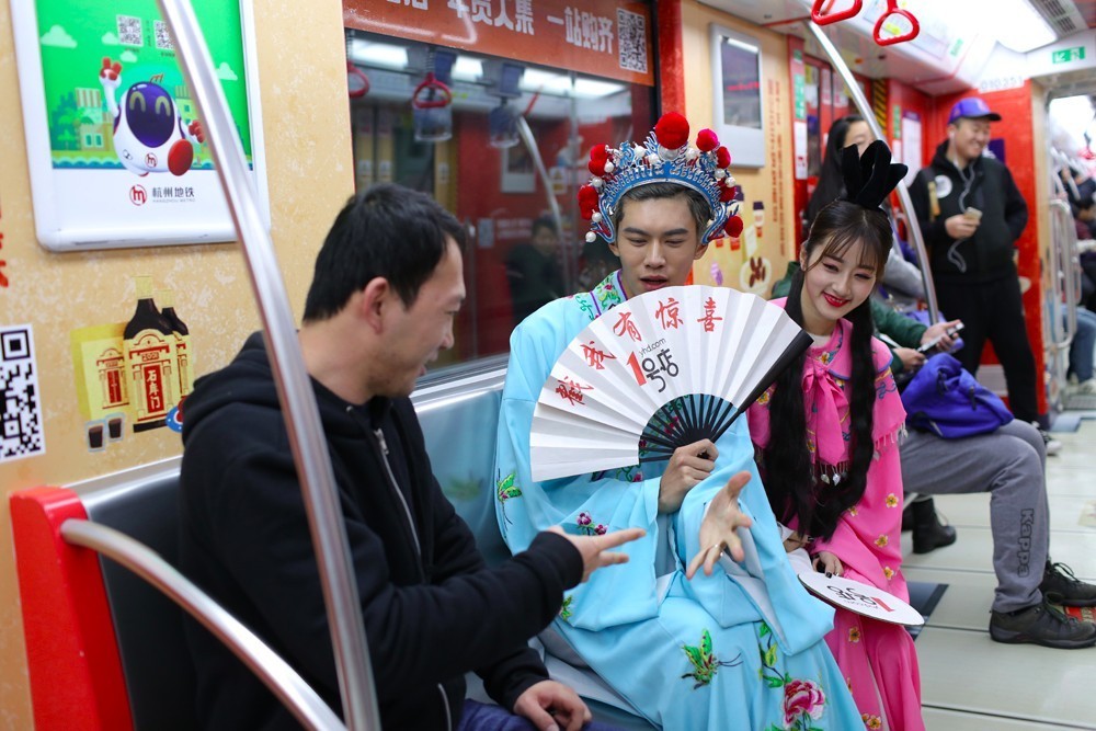 电商推出百亿补贴掀起年货大战,新春走基层年货电商