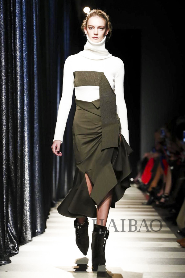 浪漫与柔媚的无限延伸！Monse2017秋冬女装秀，海报网带你亲临2017秋冬纽约时装周