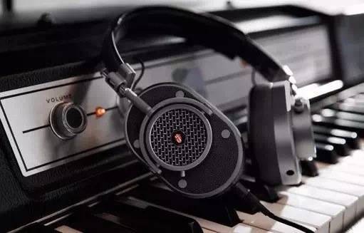 送礼物的人不考虑你喜欢什么,要送礼物的人总是问你要什么