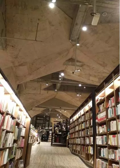 重庆网红书店哪家最好 (重庆哪里有比较大的书店)