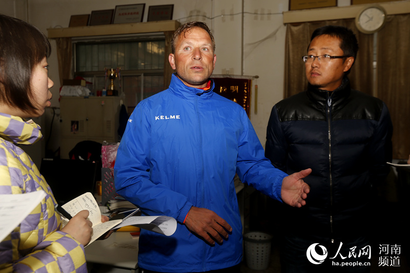 学霸多足球也玩转河南省实验中学夺全国双冠