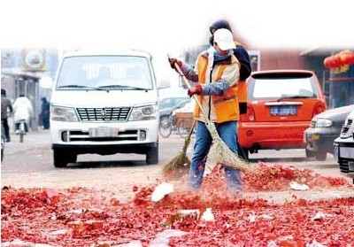 大过年的爱车被鞭炮炸伤了怎么办？别怕我来教你一妙招！