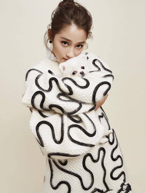 范冰冰同款灰色垫肩毛衣,很多女星穿的衣服