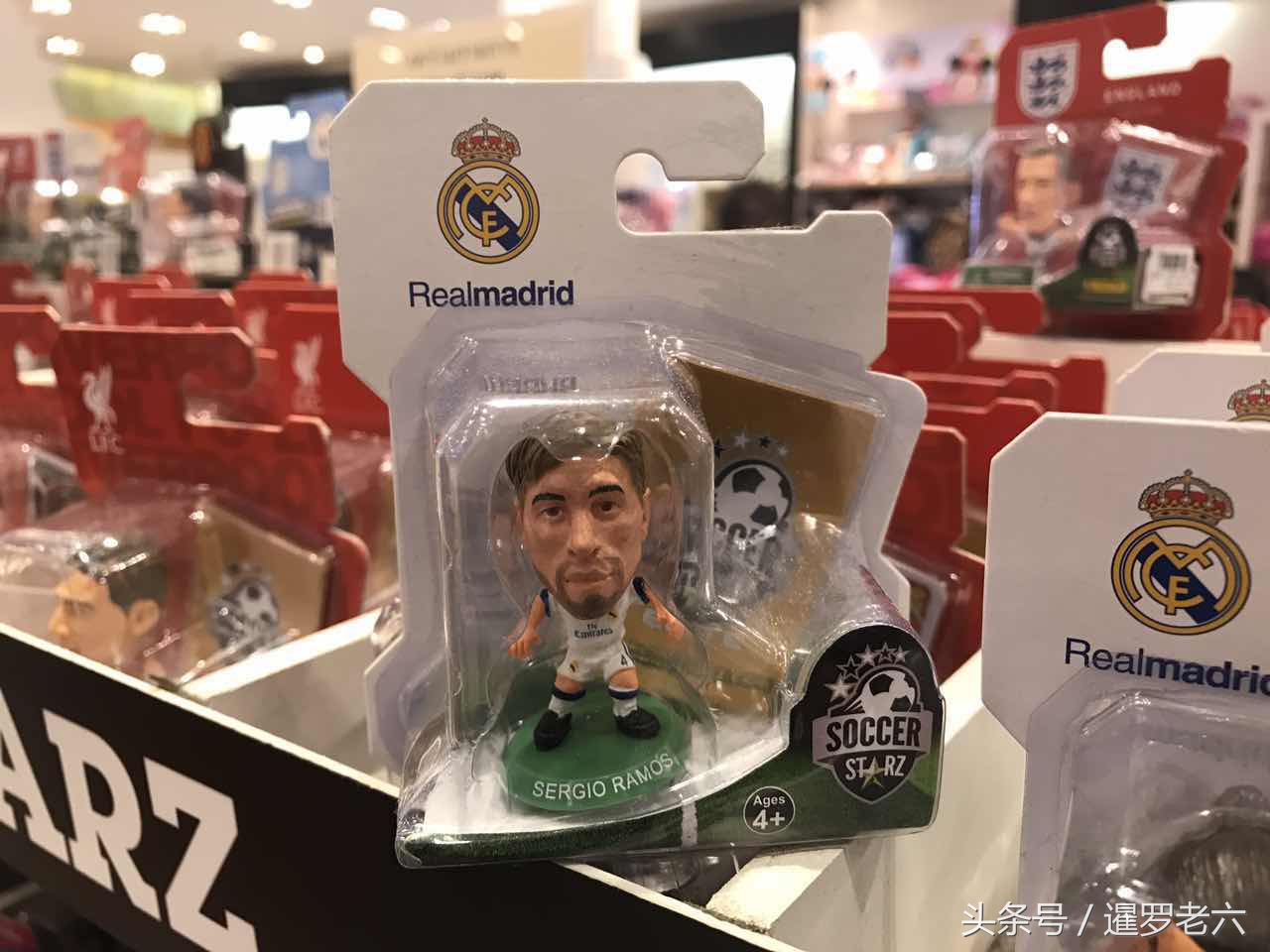 来看看泰国商场里这些50多元的足球玩偶，皇马巨星你最喜欢谁？