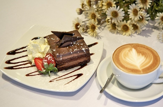 究竟自己开一家甜品店好还是加盟,加盟甜品店如何实地考察