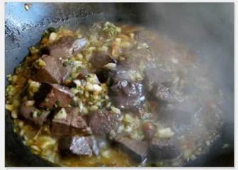 婴儿大便墨绿色是吓到了吗,为什么一个多月的宝宝大便有点黑