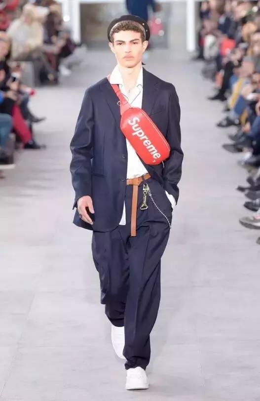 lv x supreme联名红色卫衣 (lv和supreme联名牛仔外套)