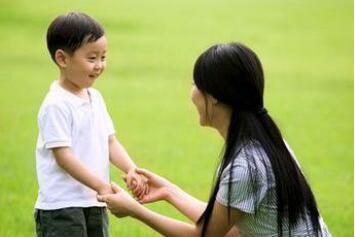 孩子有胎记如何避免孩子自卑,宝宝长胎记怎样避免心理健康