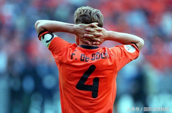 00年荷兰罚丢5个点球,罚点球时荷兰球员做了什么
