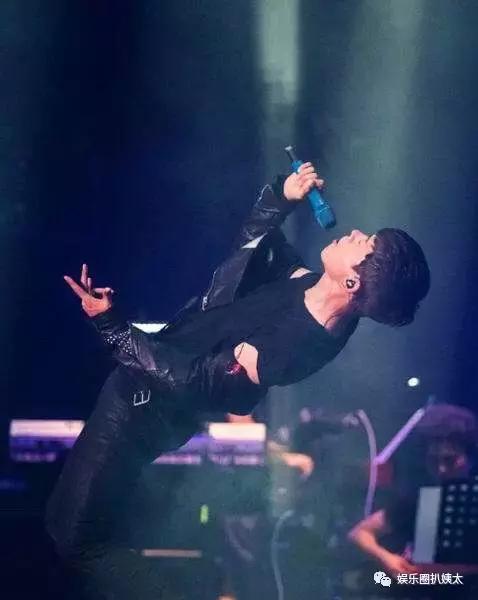 张杰大张伟综艺节目是什么,张杰下腰唱高音