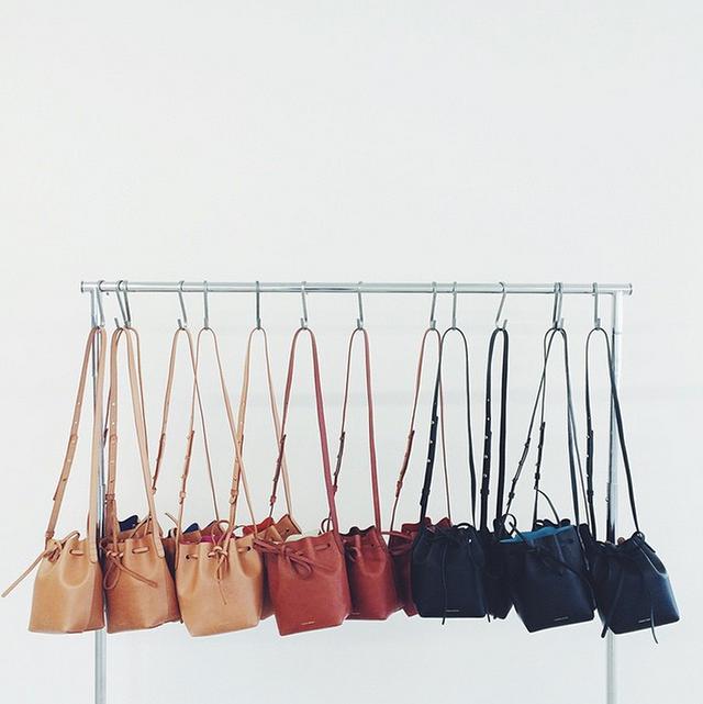 靠卖水桶包发家的它,还有更好看的ITBAG值得败