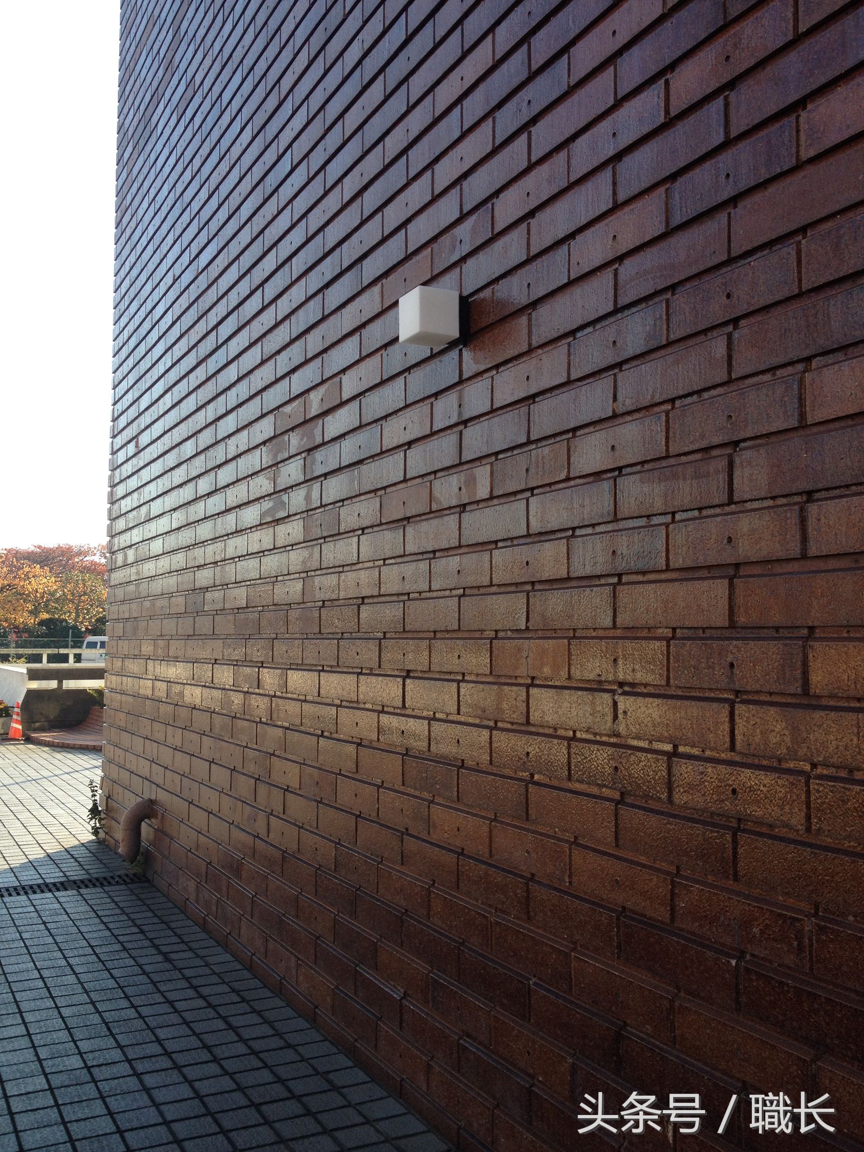 电工更换灯泡注意事项,电工暗线顶盒子坏了怎么换