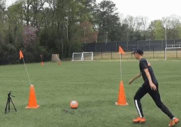 长传球足球基本功教学,长传球技术训练