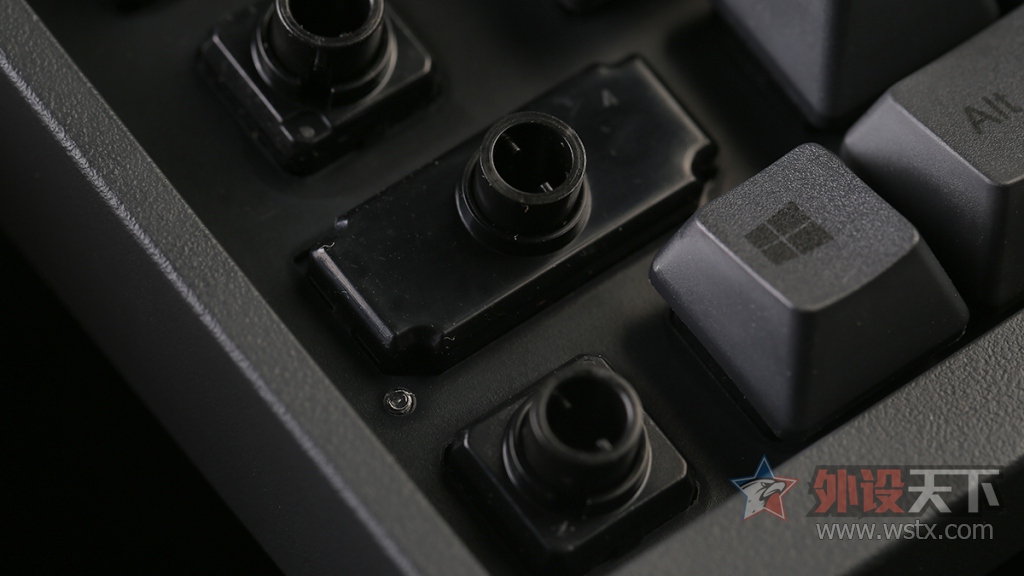 利奥博德键盘型号区别,利奥博德和燃风键盘对比