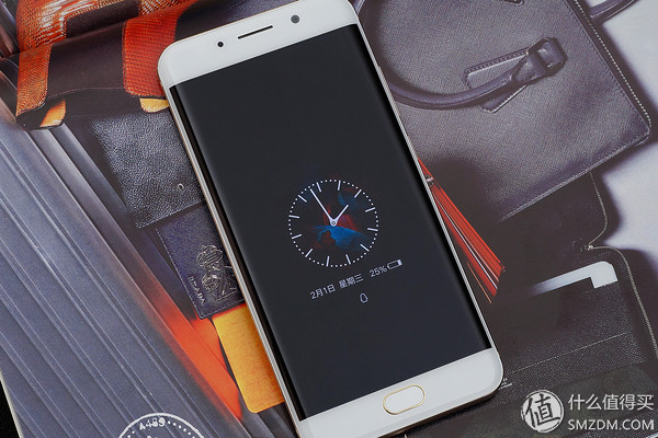 vivoxplay6内外屏是一体的吗,vivoxplay6曲面屏参数