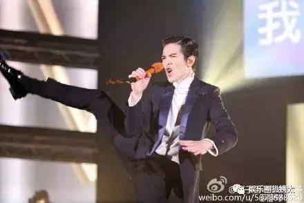 张杰大张伟综艺节目是什么,张杰下腰唱高音