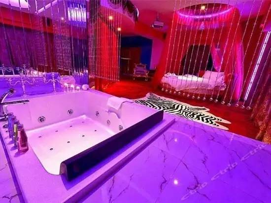 重庆情侣江景酒店推荐高性价比,重庆主城情侣主题酒店团购