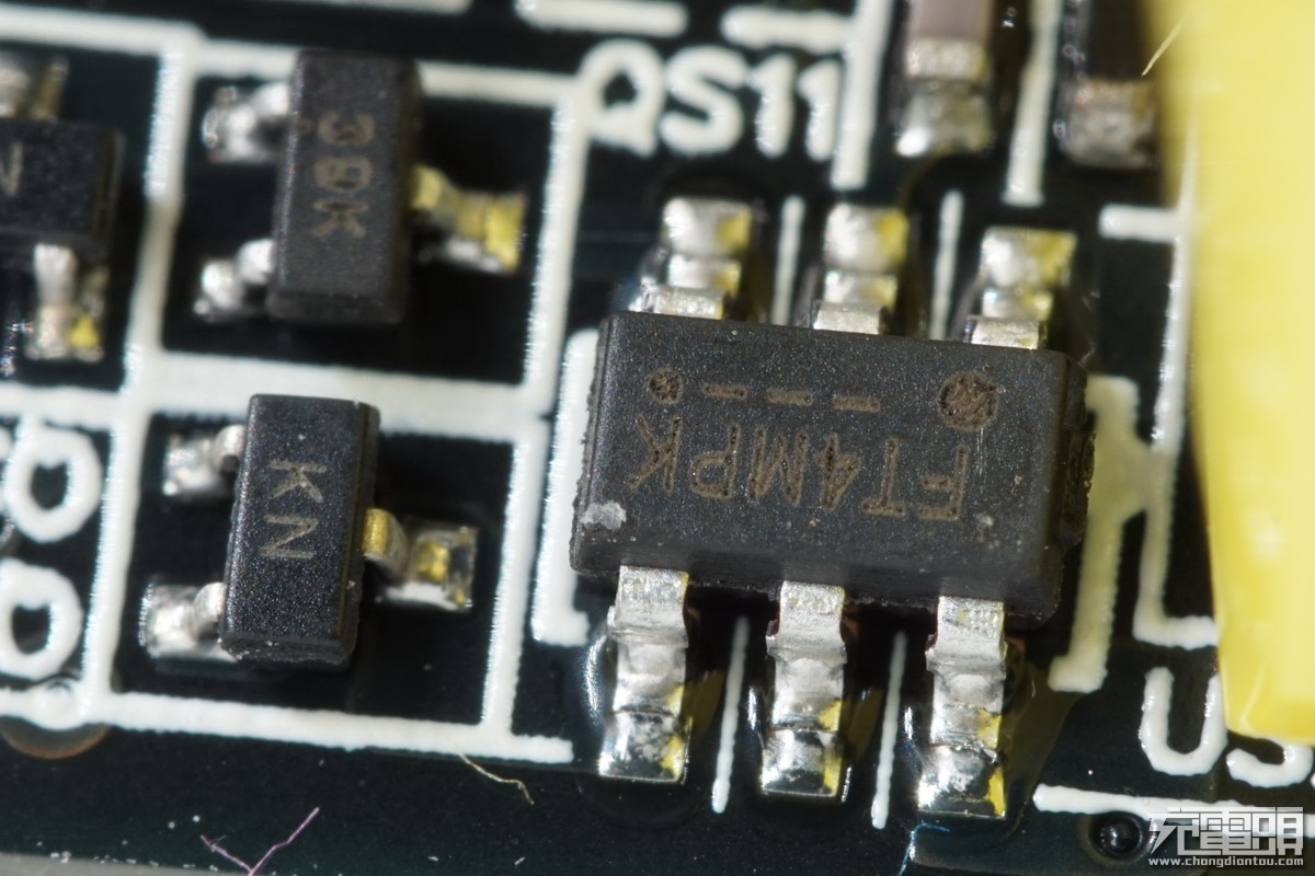 小米65w充电器cdq07zm拆解,充电器cdq03zm和ado7zw有什么不同