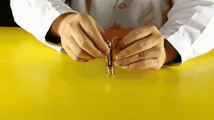 科学小实验用马达怎么做一个飞机,神奇的小电动机实验怎么做视频