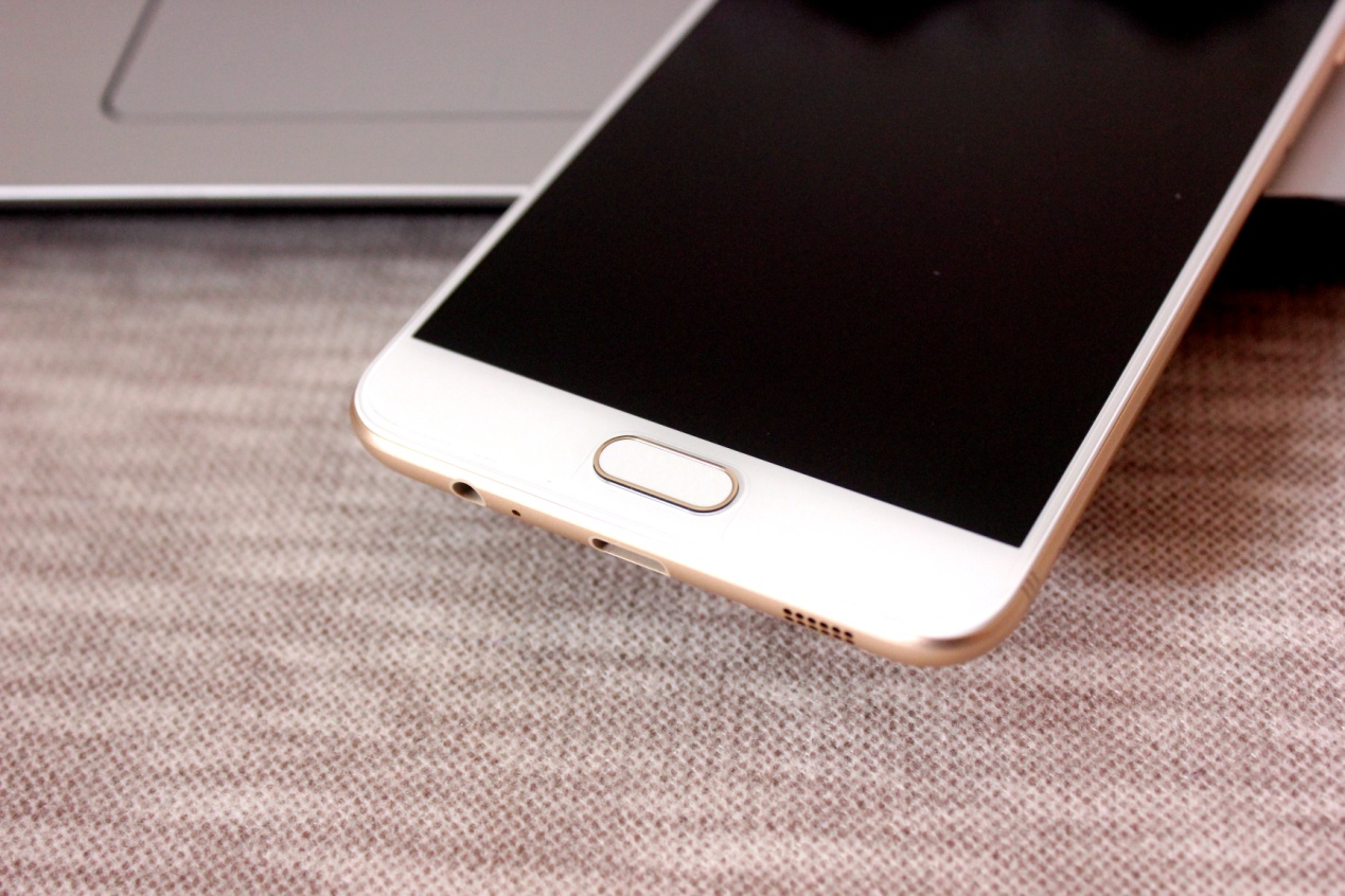 铜管散热和碳纤维散热,骁龙626三星c7