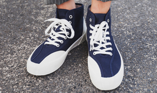 帆布鞋发黄怎么清洗小妙招,帆布鞋白色边蹭黑了怎么清洗