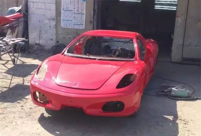 无敌了！穷小伙打烂标致406，改装成法拉利，*博兰**基尼