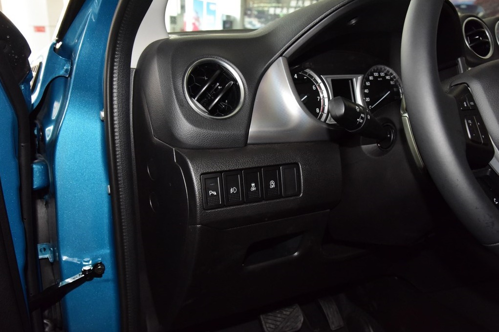 铃木维特拉和超级维特拉区别,铃木维特拉两驱四驱怎么区分