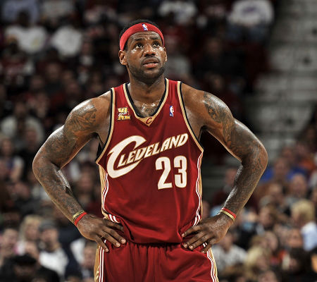 勒布朗詹姆斯超越马龙,勒布朗詹姆斯场均得分