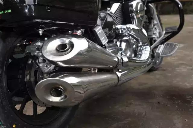 力帆最新款v缸250太子摩托车,力帆v缸250街车