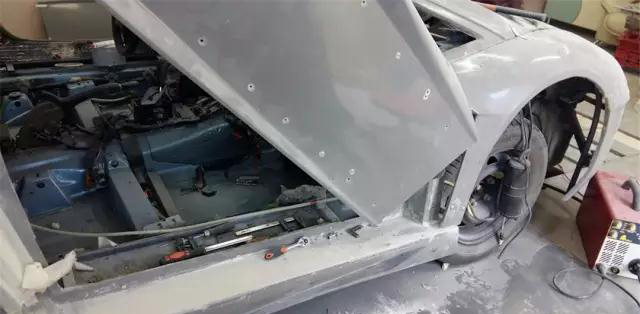 无敌了！穷小伙打烂标致406，改装成法拉利，*博兰**基尼