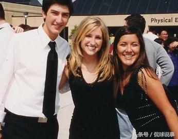 花滑王子恋上华裔后来分手,花滑王子和谁结婚