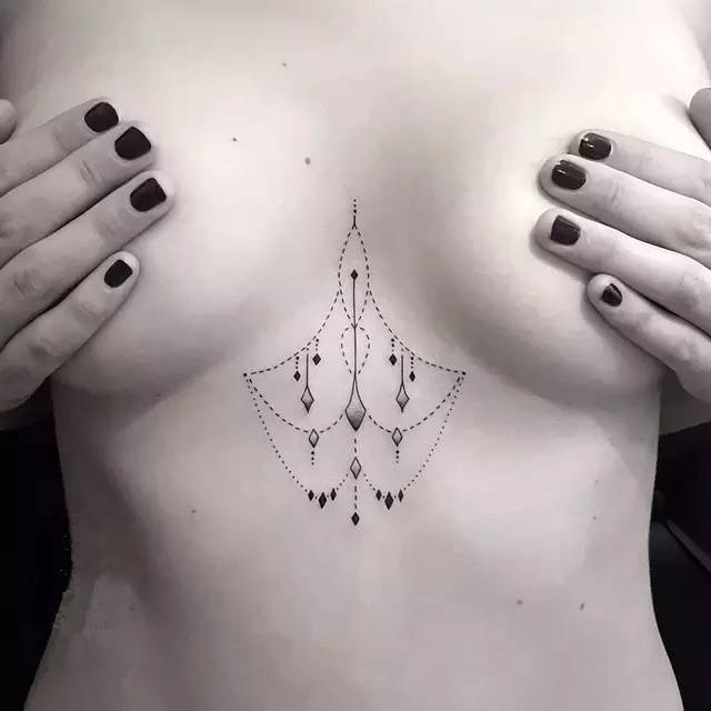 “谁再说纹身是纯装X无意义，我就让老公们去怼住他的嘴”