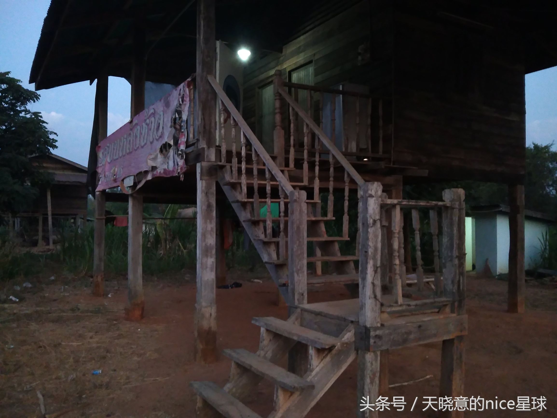 泰国大象旅行记,泰国旅游跟大象近距离接触