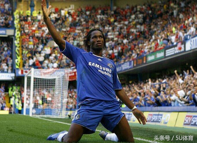 英超射手王阿圭罗,阿圭罗几次入选英超最佳阵容