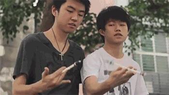 指尖陀螺飞快的旋转,超高速指间陀螺