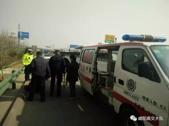 延安高交大队民警救火,高龄老人民警热心救助