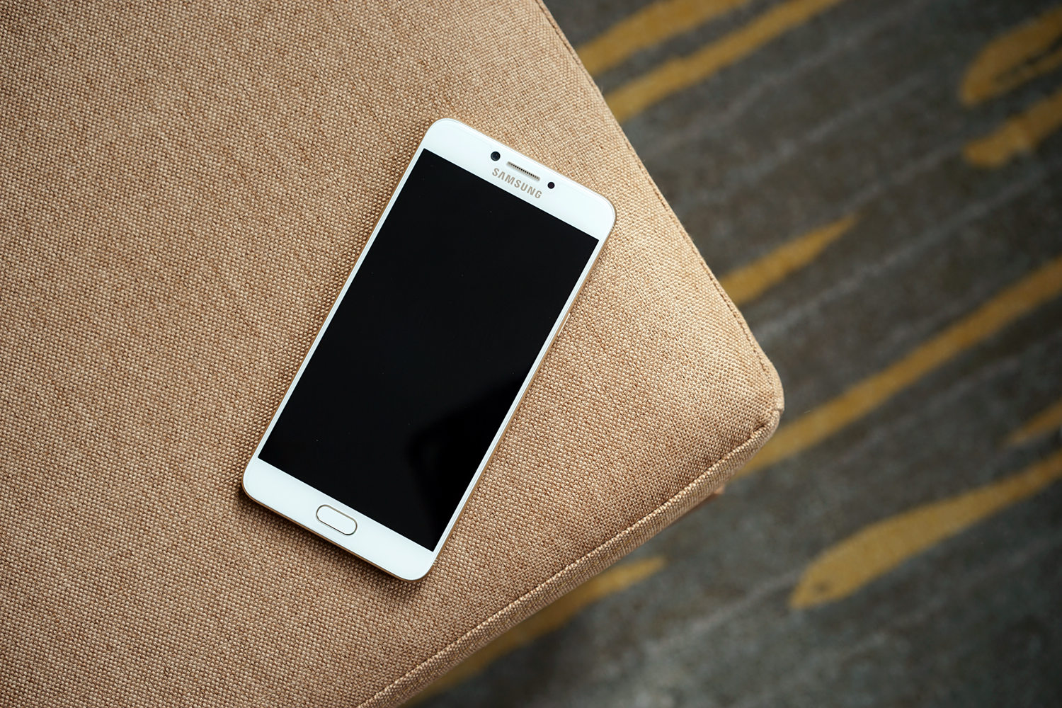 三星c7pro最新谍照,三星galaxyc7pro的性能测试