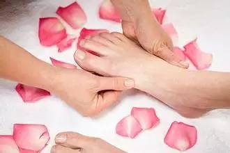 减肥点穴按摩方法,减肥点穴按摩手法视频教学招学员