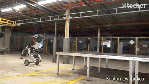 自主驾驶的轮式机器人,全向轮智能小车机器人