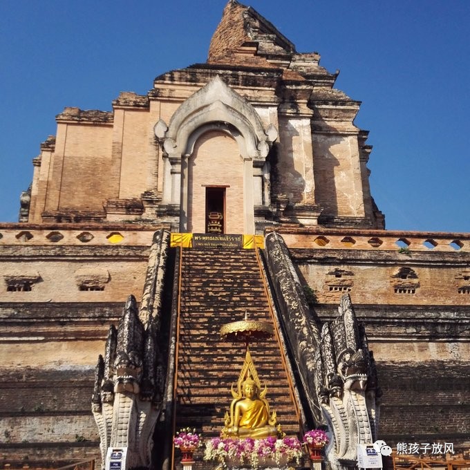 能在异国被警察抓也没谁了吧？这是我的清迈，和你去的不一样！