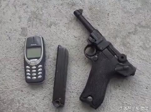 诺基亚3310经典吗,经典回归诺基亚3310上手实拍