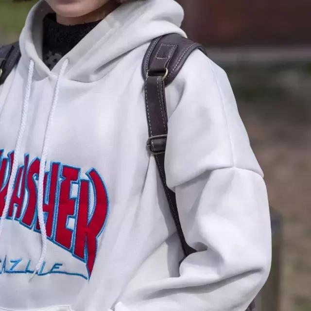 报告老师，中州大学的学生不好好穿衣服！